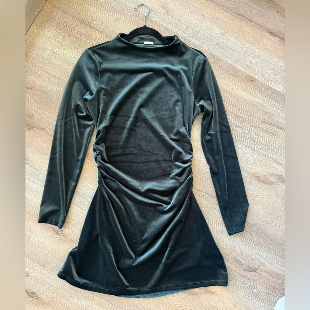 Abercrombie & Fitch Paloma Long-Sleeve Velvet Mini Dress